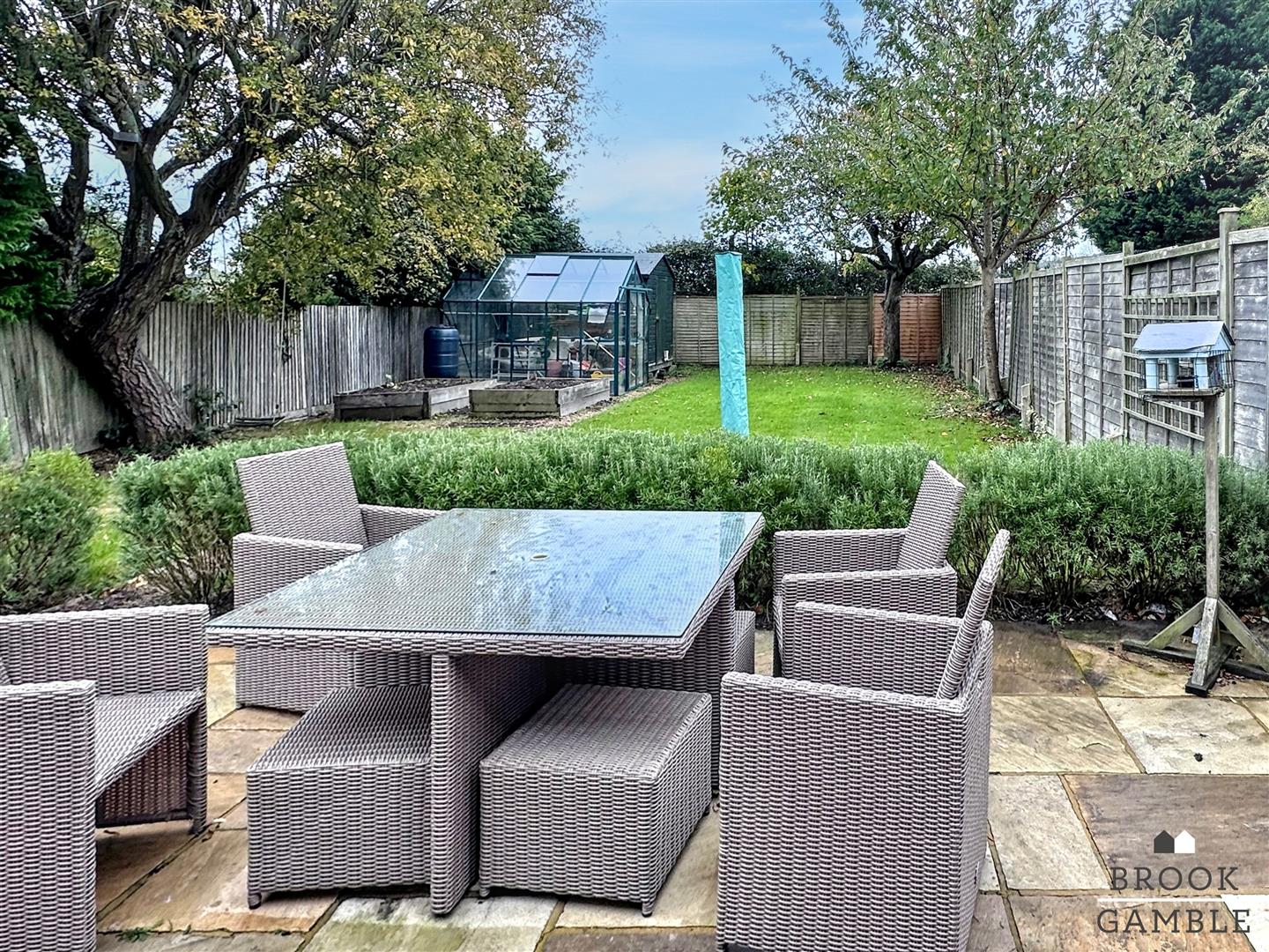 4 Bedroom House. Park Lane in Eastbourne,  22